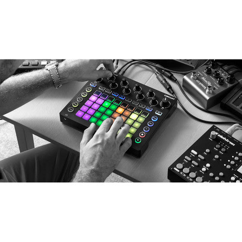 Novation Drum Machines, Samplers & Sequencers Novation Circuit Groovebox with Sample Import Novation Circuit Buy on Feesheh